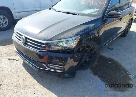 2017 Volkswagen Passat 1.8T Se z USA, uszkodzony, nr VIN 1VWGT7A34HC076304